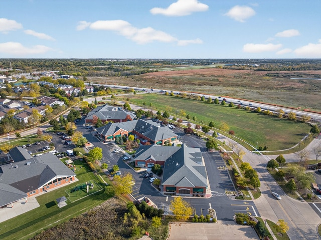 More Photos Of 1540 Carlemont Dr, Crystal Lake Freestanding For Sale