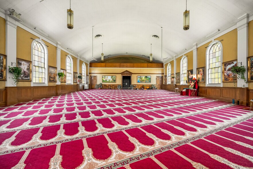 More Photos Of 1776 Sylvan Rd SW, Atlanta Religious Facility For Sale
