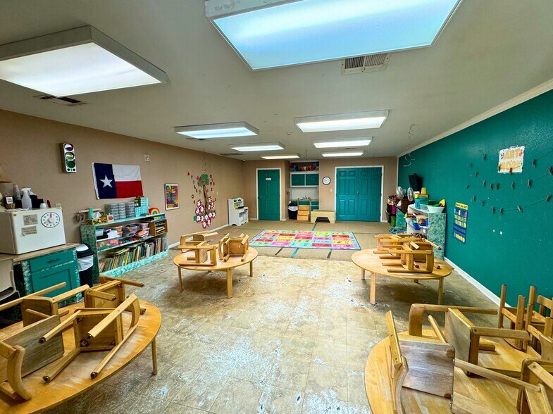 More Photos Of 2027 Main St, Waller Daycare Center For Sale