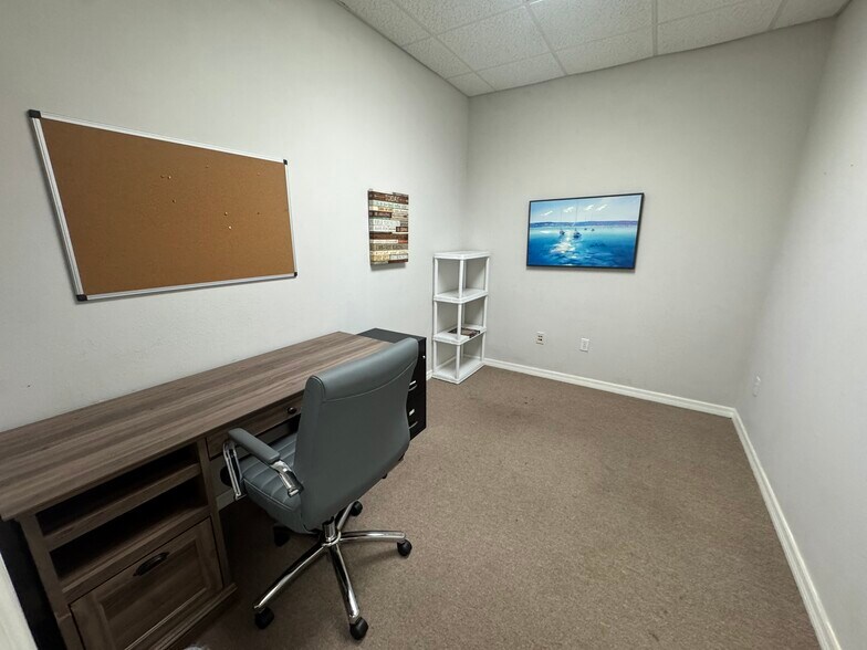 More Photos Of 610-628 SE Central Pky, Stuart Medical For Sale