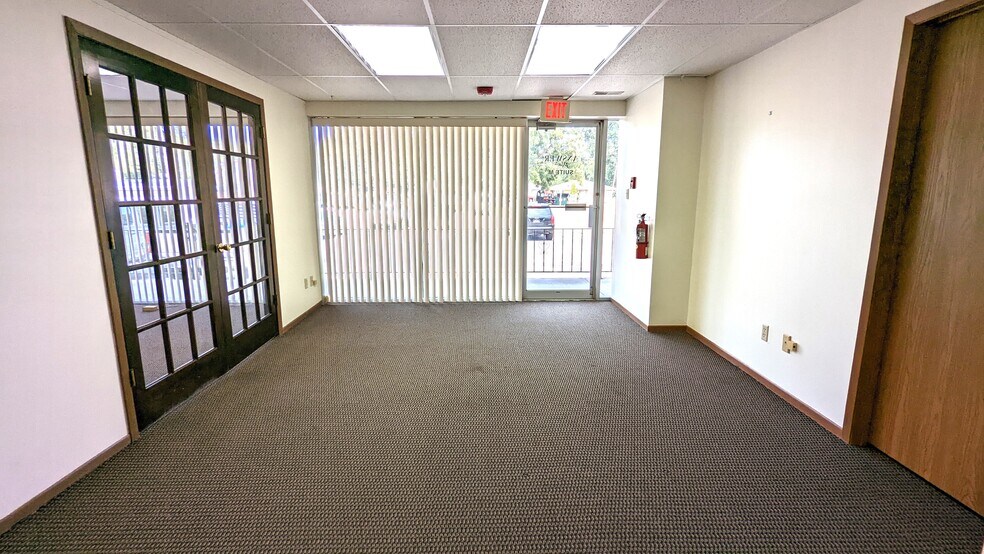 More Photos Of 8421 University Ave, Clive Office Residential For Lease