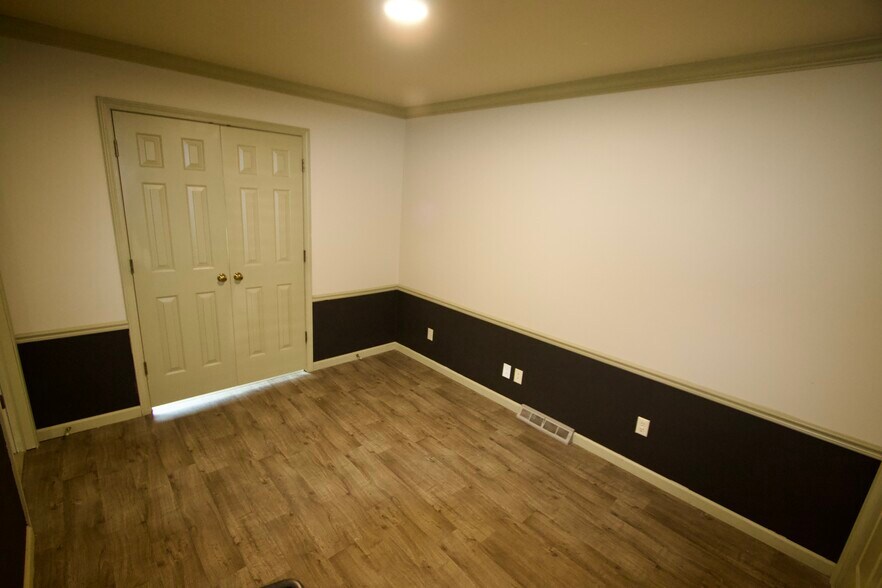 More Photos Of 123 N Jackson St, Janesville Office For Sale