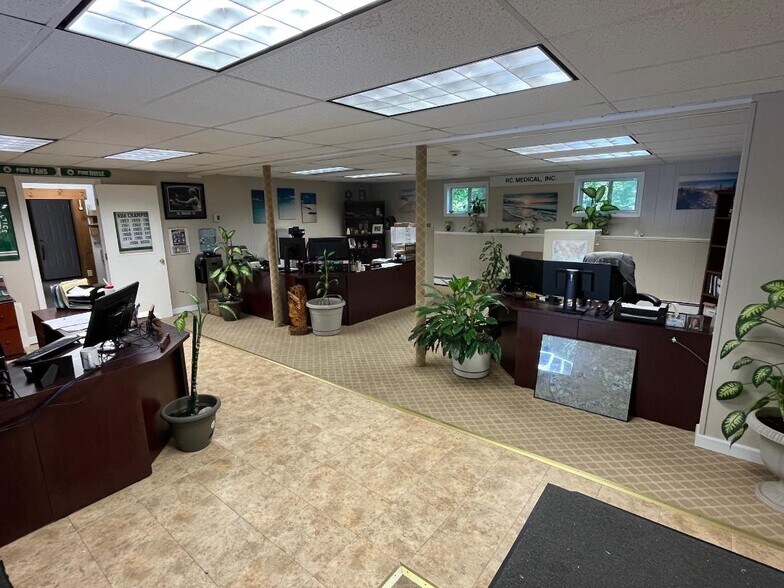 More Photos Of 284 Merrow Rd, Tolland Office For Lease