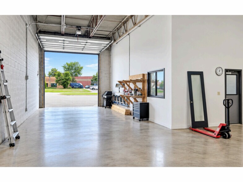 More Photos Of 19340 Linden Dr, Maple Grove Warehouse For Lease