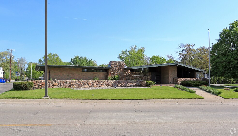 More Photos Of 1433 Northside Blvd, South Bend Office For Sale