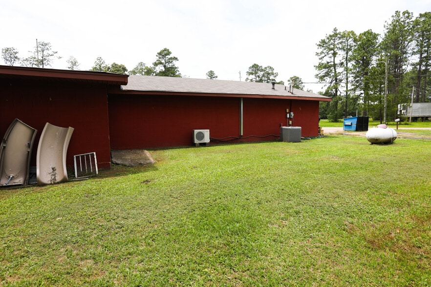 More Photos Of 1242 Elks Lake Rd, Hattiesburg Service Station For Sale
