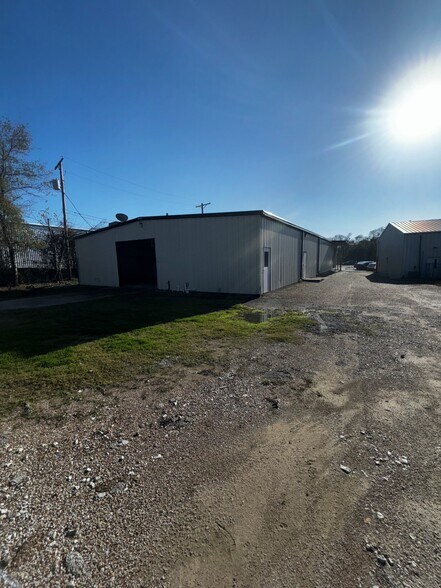 More Photos Of 368 A SH 75 N, Huntsville Freestanding For Lease