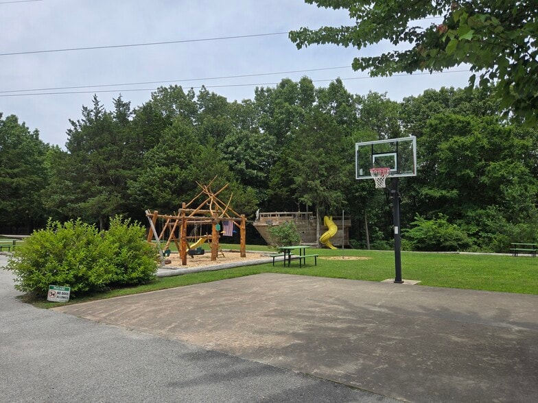 More Photos Of 159 Acorn Acres Ln, Branson West Trailer Camper Park For Sale