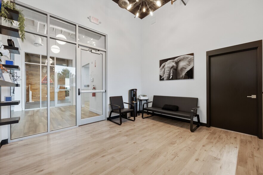 More Photos Of 9425 Sandifur Pky, Pasco Office For Sale