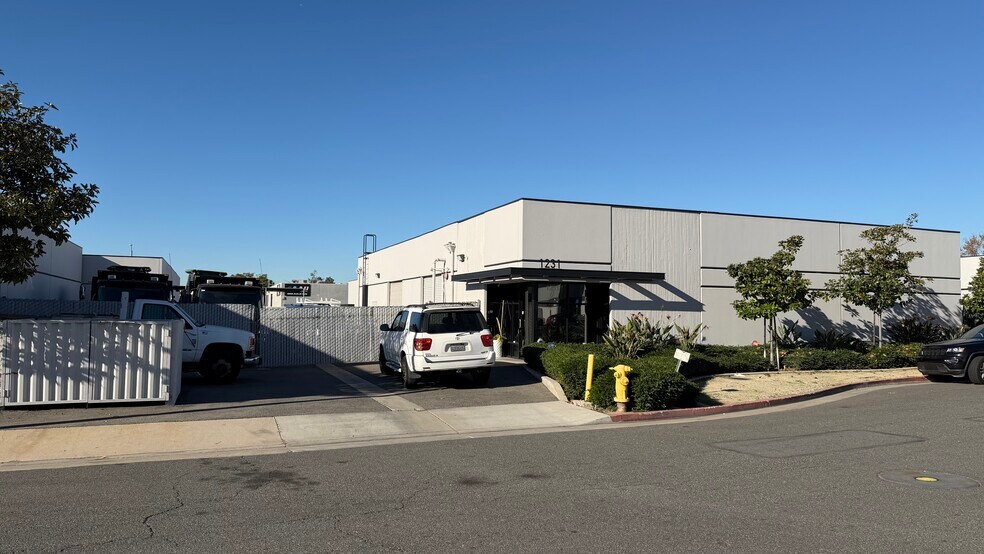 Primary Photo Of 1231 N Simon Cir, Anaheim Warehouse For Lease