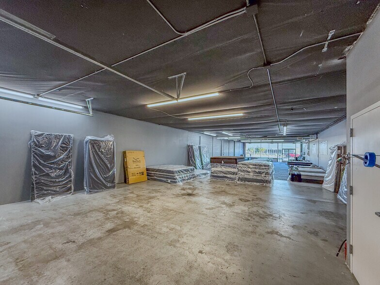 More Photos Of 4207 W Clearwater Ave, Kennewick General Retail For Lease