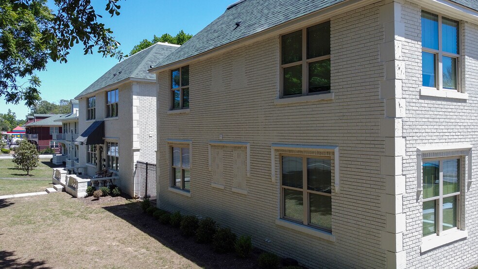 More Photos Of 2342-2352 Parkway Pl, Memphis Apartments For Sale