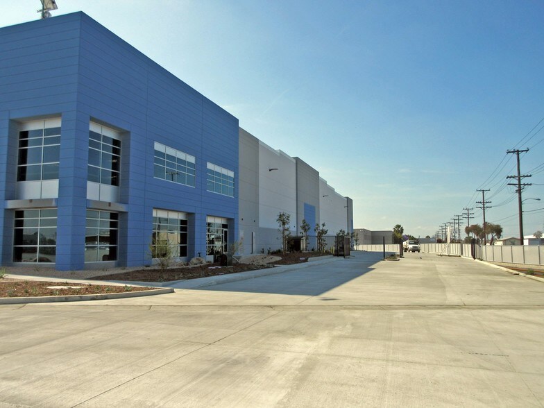 More Photos Of 5370 S Boyle Ave, Vernon Distribution For Lease