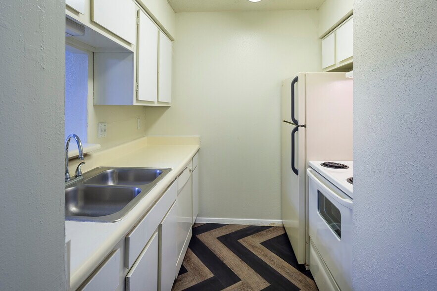 More Photos Of 3902 College Main, Bryan Apartments For Sale