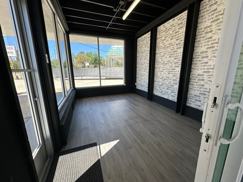 More Photos Of 4833 Spring Glen Rd, Jacksonville Auto Repair For Sale