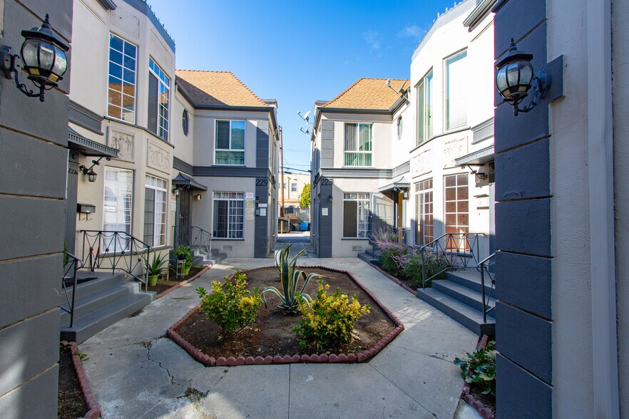 More Photos Of , Los Angeles Multifamily For Sale