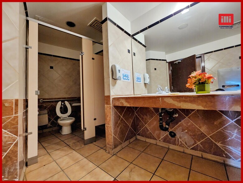 More Photos Of 4419 Van Nuys Blvd, Sherman Oaks Office For Sale