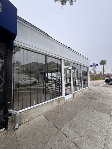 More Photos Of 2400 Main St, Santa Monica Auto Repair For Lease
