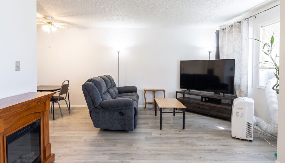 More Photos Of 9606 101 Av, Plamondon Apartments For Sale
