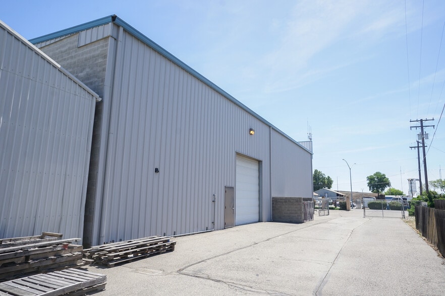 More Photos Of 2219 Hackett Rd, Ceres Warehouse For Sale