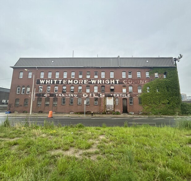 More Photos Of 62 Alford St, Boston Distribution For Sale