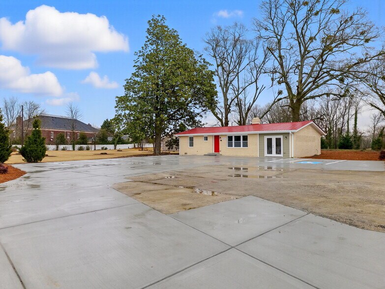More Photos Of 3473 Atlanta Hwy, Flowery Branch Office For Sale