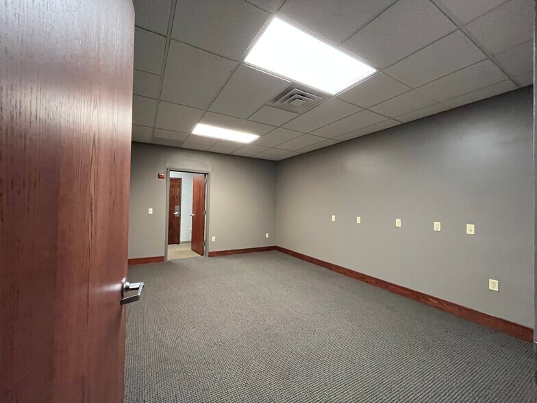 More Photos Of 7340 W 21st St N, Wichita Office For Lease