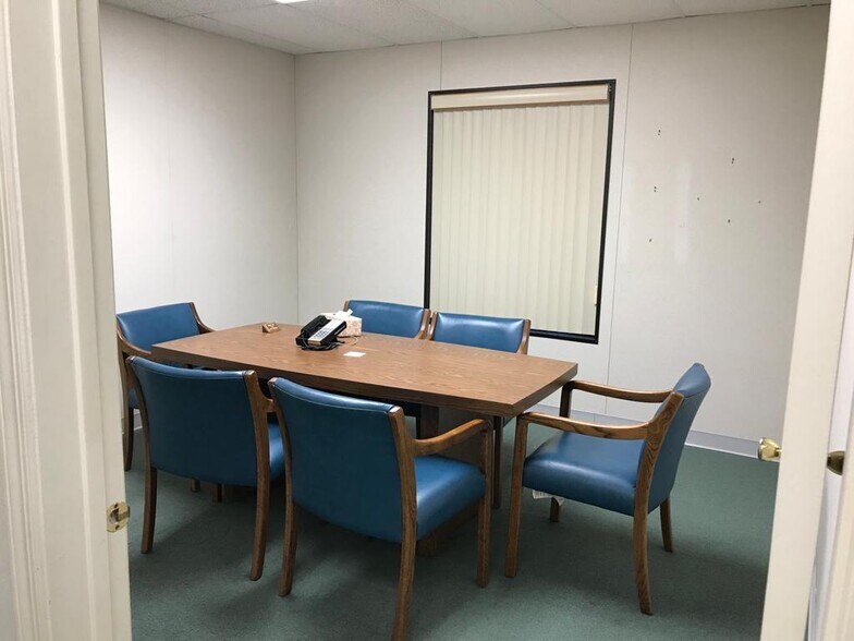 More Photos Of 1542 Kuser Rd, Hamilton Medical For Lease