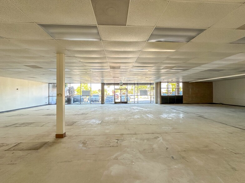 More Photos Of 1111-1135 El Camino Real, Millbrae Storefront For Lease