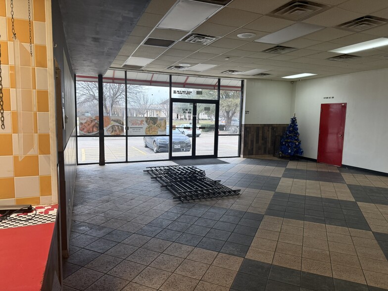 More Photos Of 2881 FM Road 157, Mansfield Restaurant For Lease