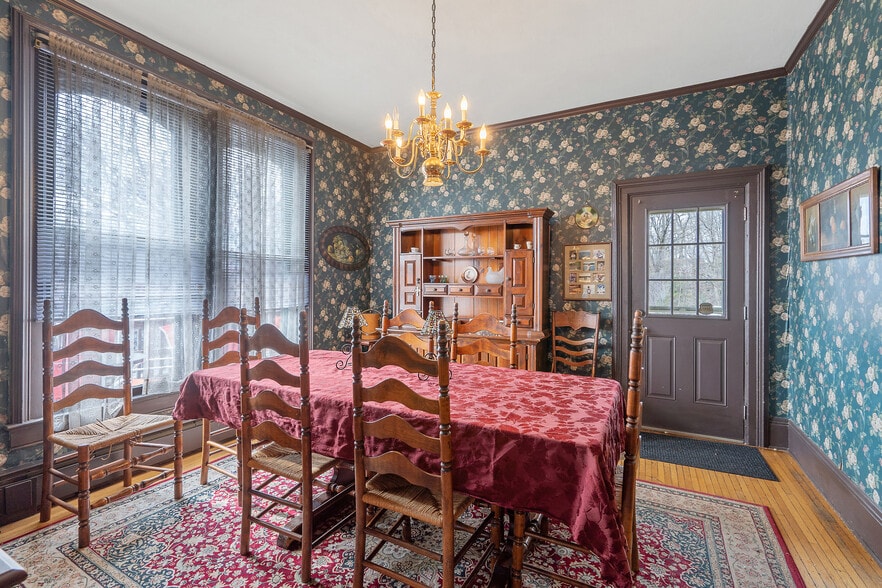 More Photos Of 1880 House Bed & Breakfast, Pulaski Hotel For Sale