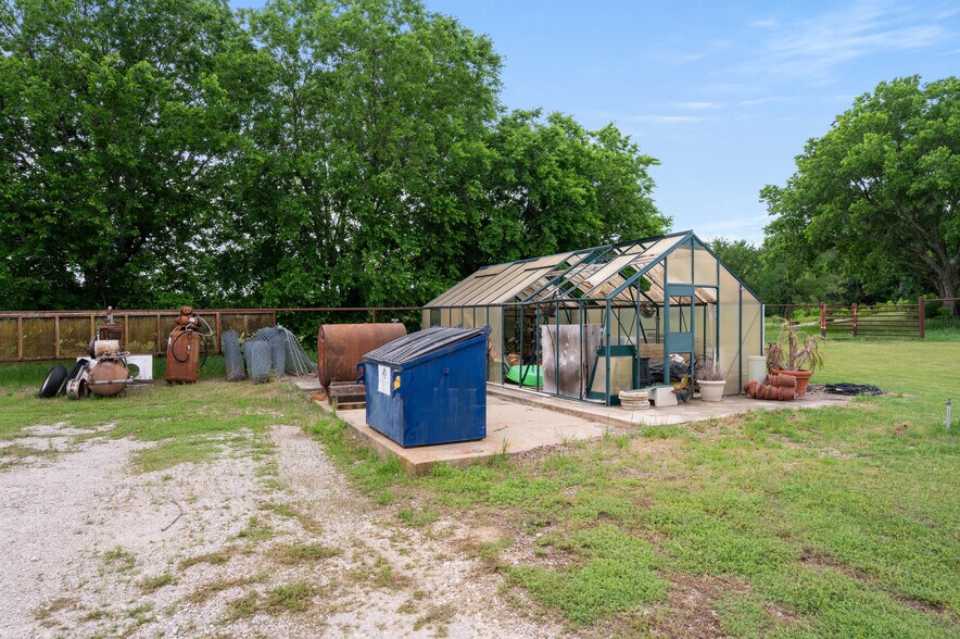 More Photos Of 7 Hills Rd, Newark Warehouse For Sale