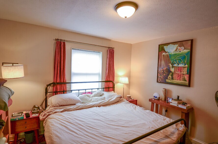 More Photos Of 211 4th Ave, South Charleston Apartments For Sale