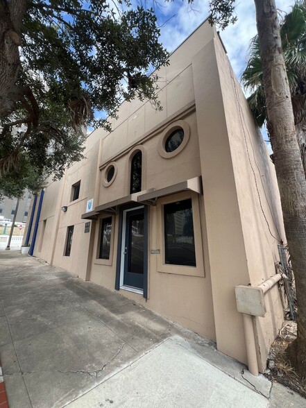 Primary Photo Of 518 Peoples St, Corpus Christi Office For Sale