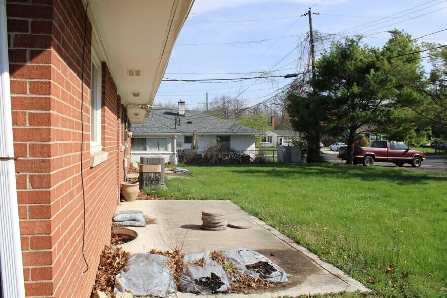 More Photos Of 4934-4936 Solar Dr, Columbus Multifamily For Sale