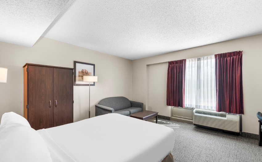 More Photos Of 265 33rd Ave, Columbus Hotel For Sale