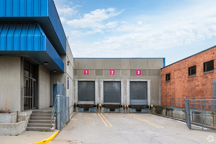 More Photos Of 20 W 14th Ave, North Kansas City Warehouse For Lease