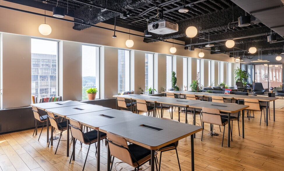 More Photos Of 1175 Peachtree St NE, Atlanta Coworking Space