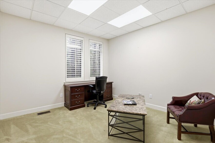 More Photos Of 2120 N Queen St, Kinston Office For Lease