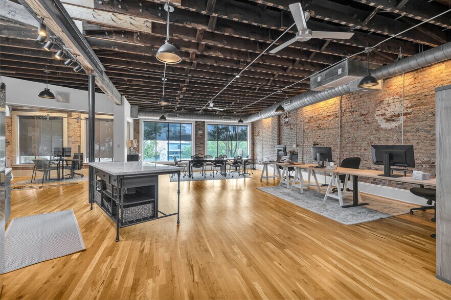 More Photos Of 341-345 W Main St, Durham Storefront Retail Office For Lease