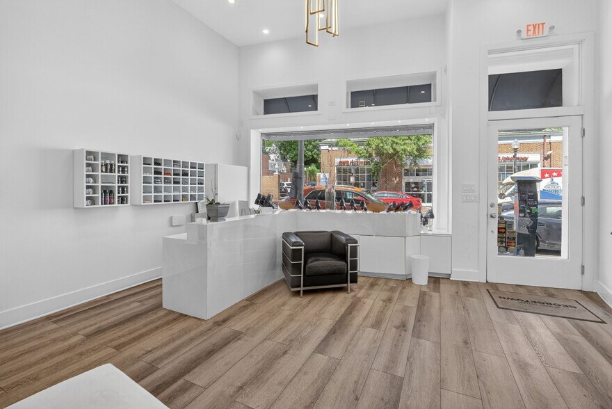 More Photos Of 1434 Wisconsin Ave NW, Washington Storefront For Sale