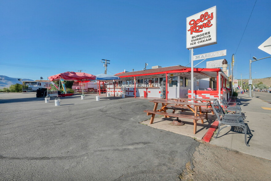 More Photos Of 198 Main St, Bridgeport Restaurant For Sale