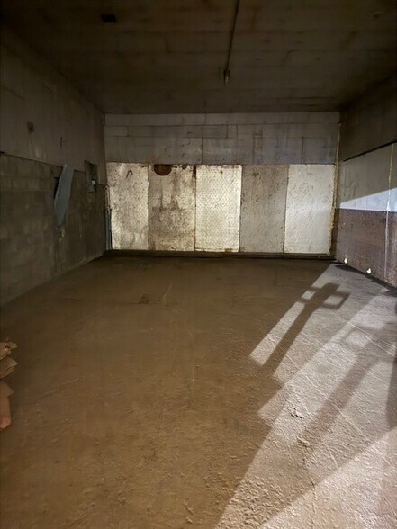 More Photos Of 2514 Foundry Pl, Clayville Industrial For Sale