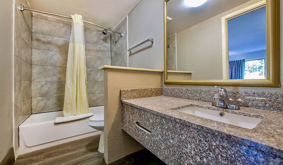 More Photos Of 4627 280 Hwy, Birmingham Hotel For Sale