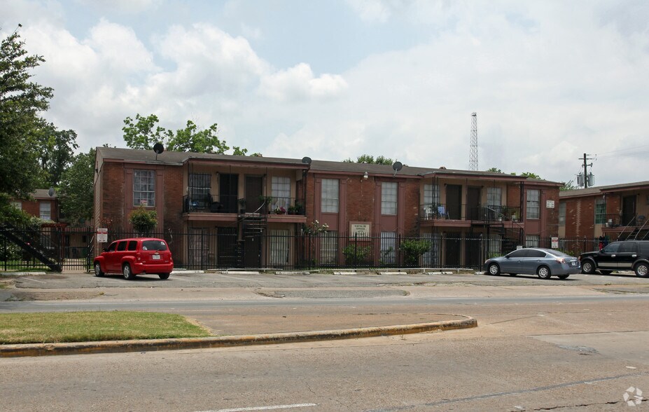 More Photos Of 122 E Crosstimbers St, Houston Apartments For Sale