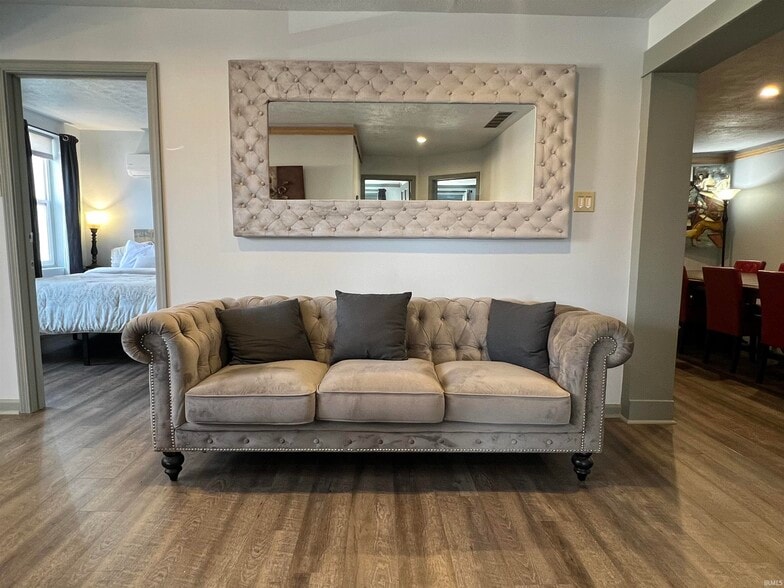 More Photos Of 128 W Walnut St, Kokomo Flex For Sale