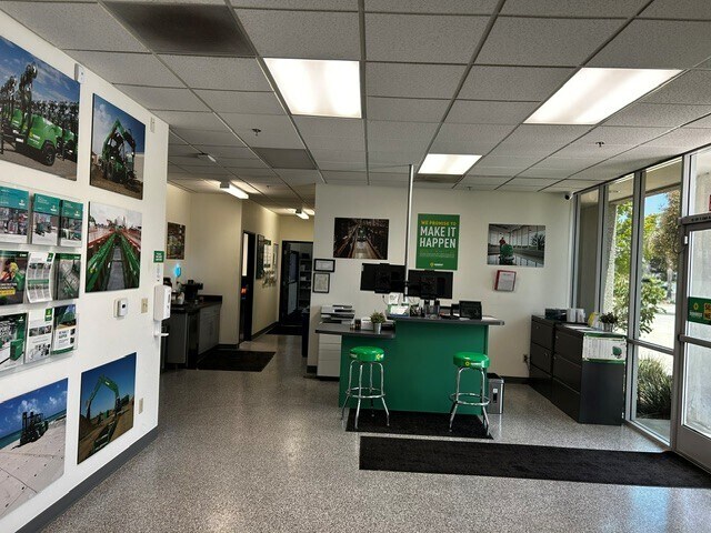 More Photos Of 3223 Golf Course Dr, Ventura Warehouse For Lease