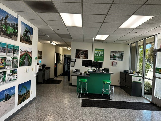 More Photos Of 3223 Golf Course Dr, Ventura Warehouse For Lease