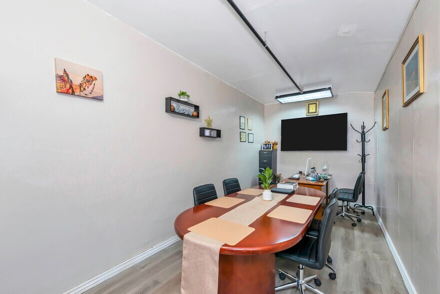 More Photos Of 2716 Hempstead Tpke, Levittown Restaurant For Sale