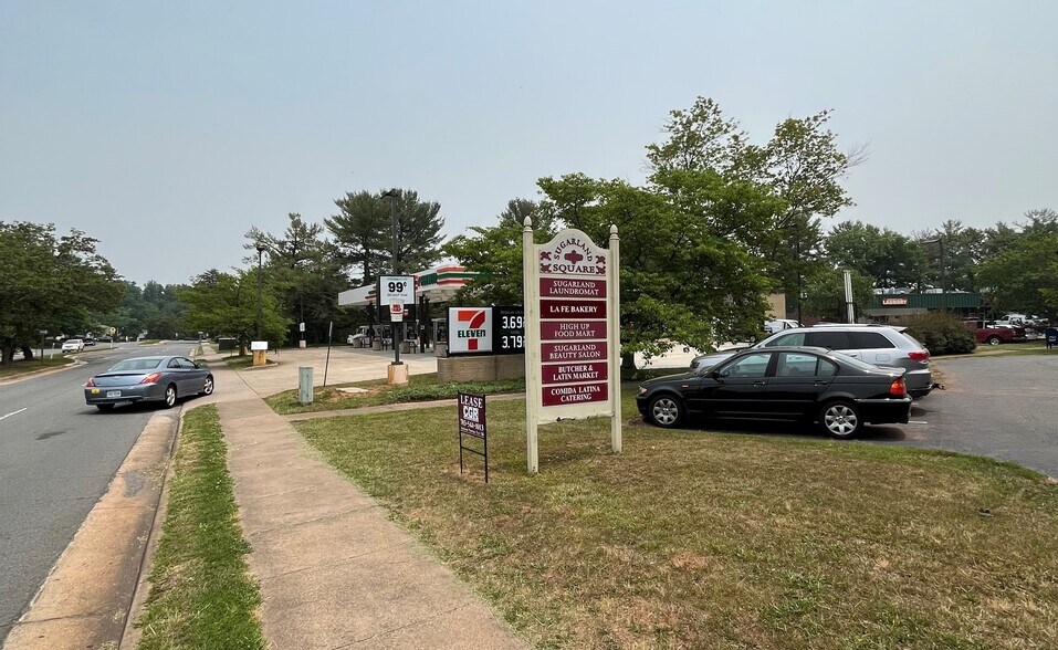 More Photos Of 91 Sugarland Run Dr, Sterling Storefront For Lease